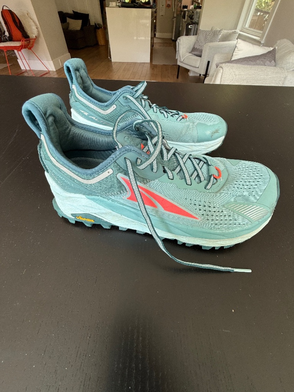 Altra Olympus 5 Women’s 10.5 Teal Trail Running Shoes Vibram Zero Drop